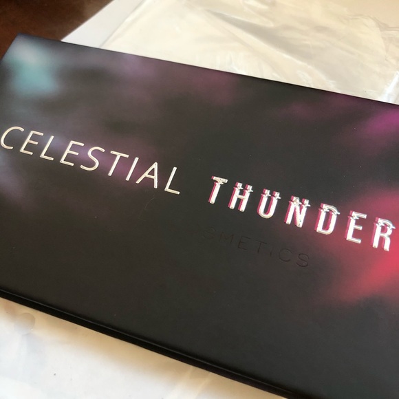 Dominique Cosmetics Celestial Thunder palette - Picture 2 of 4